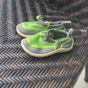Speedo water shoes